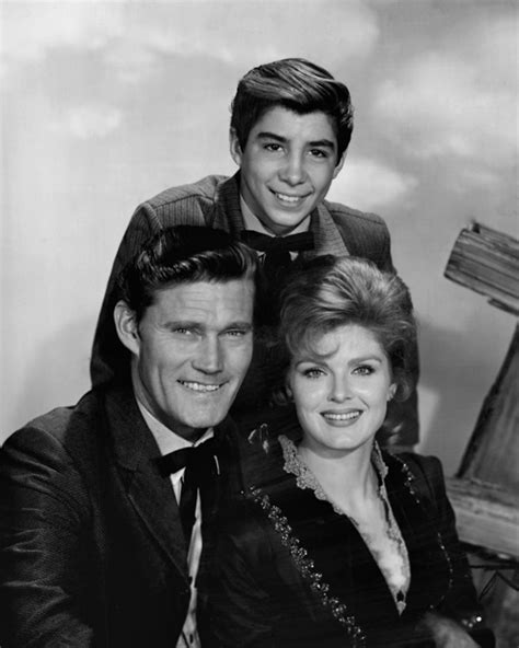 With Chuck Connors, Johnny Crawford, Paul Fix, Julie Adams. . Cast of rifleman